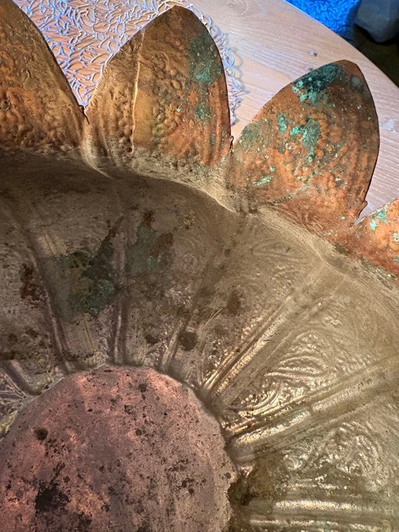 銅製容器、打ち出し模様、パキスタンで購入。