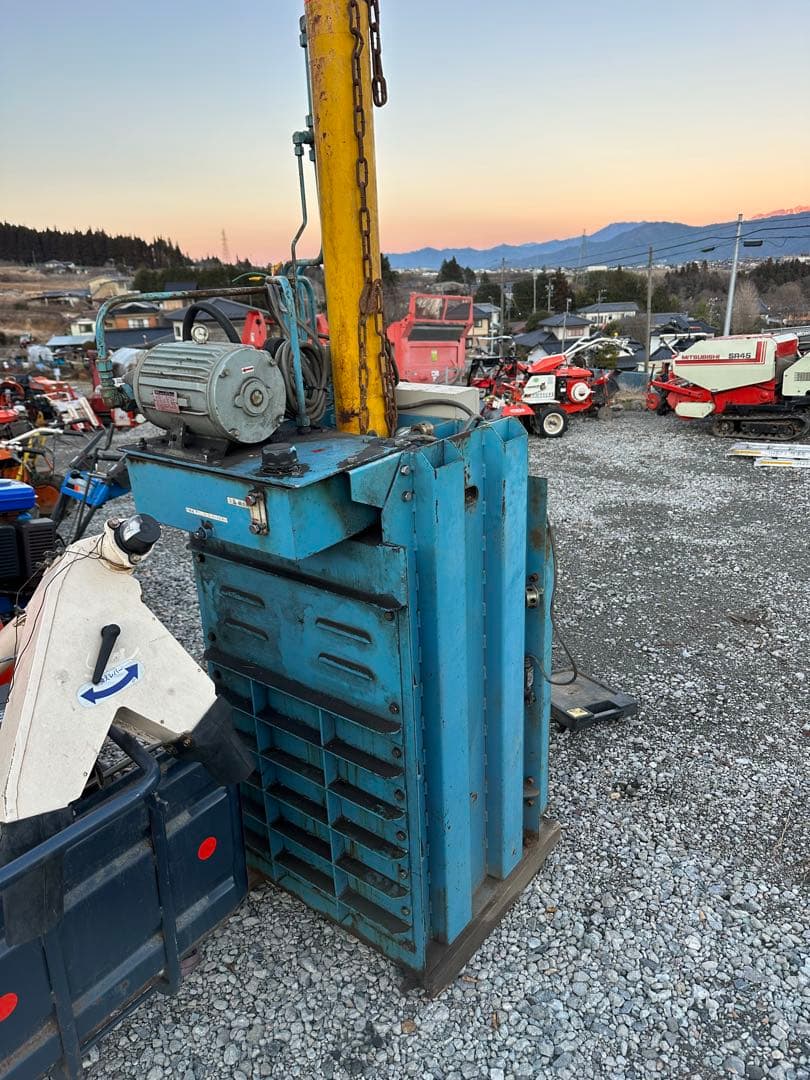 中古。プレスキー　圧縮減容梱包機 CP-10T