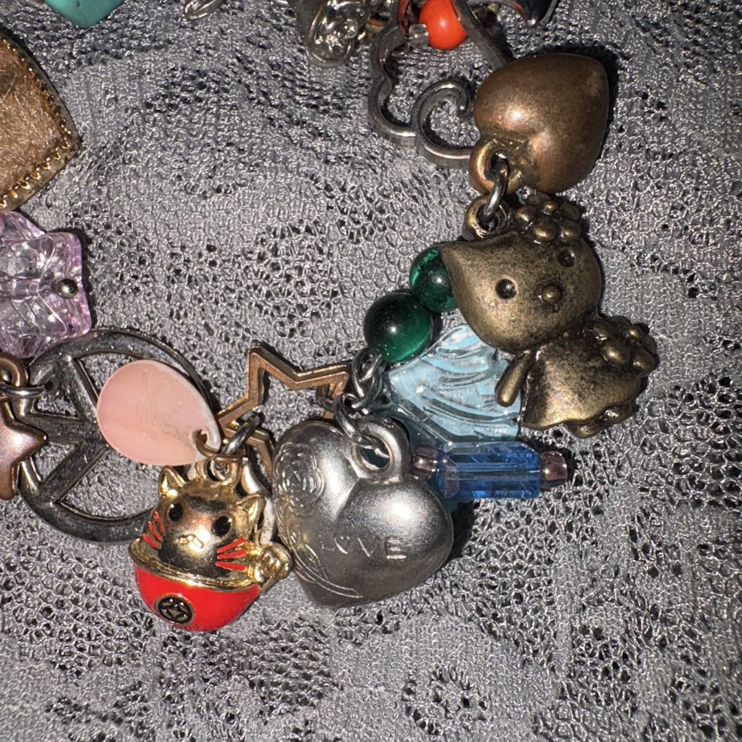 Marland Backus チャームブレスレット