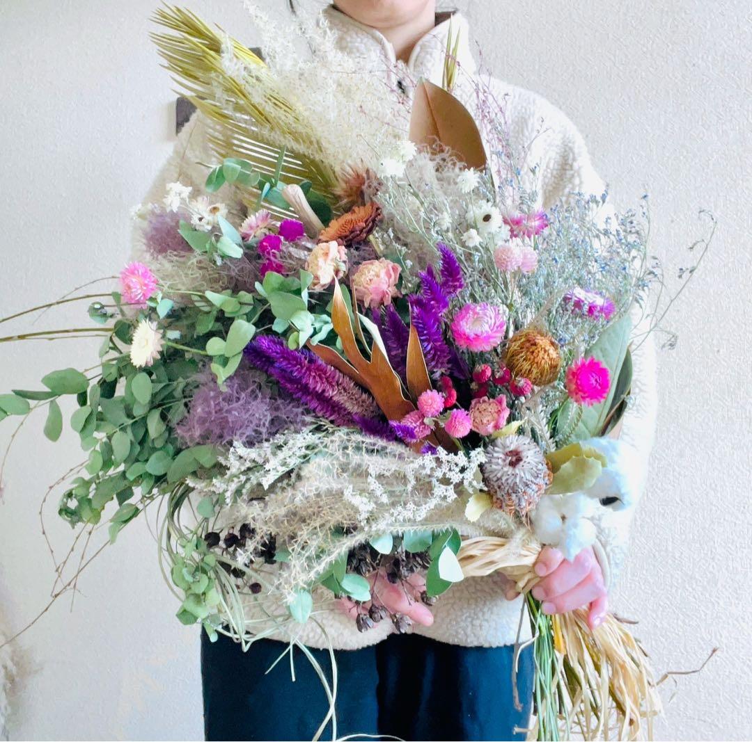 枝垂れを楽しむスワッグ　スワッグ　リース　ユーカリ　スモークツリー