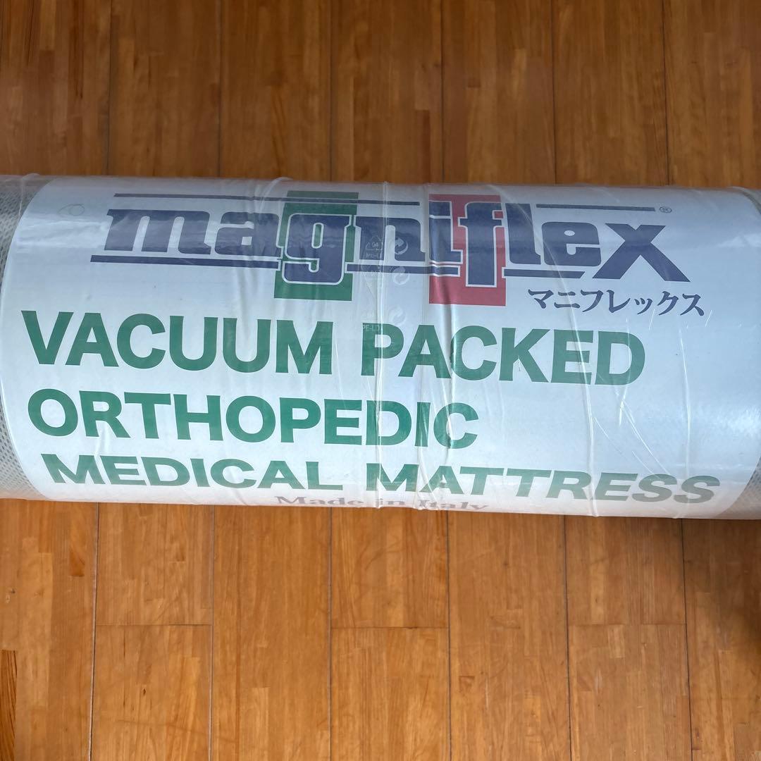 【早い者勝ち！９月22まで掲載】マニフレックス　マットレス 厚み約3センチ程