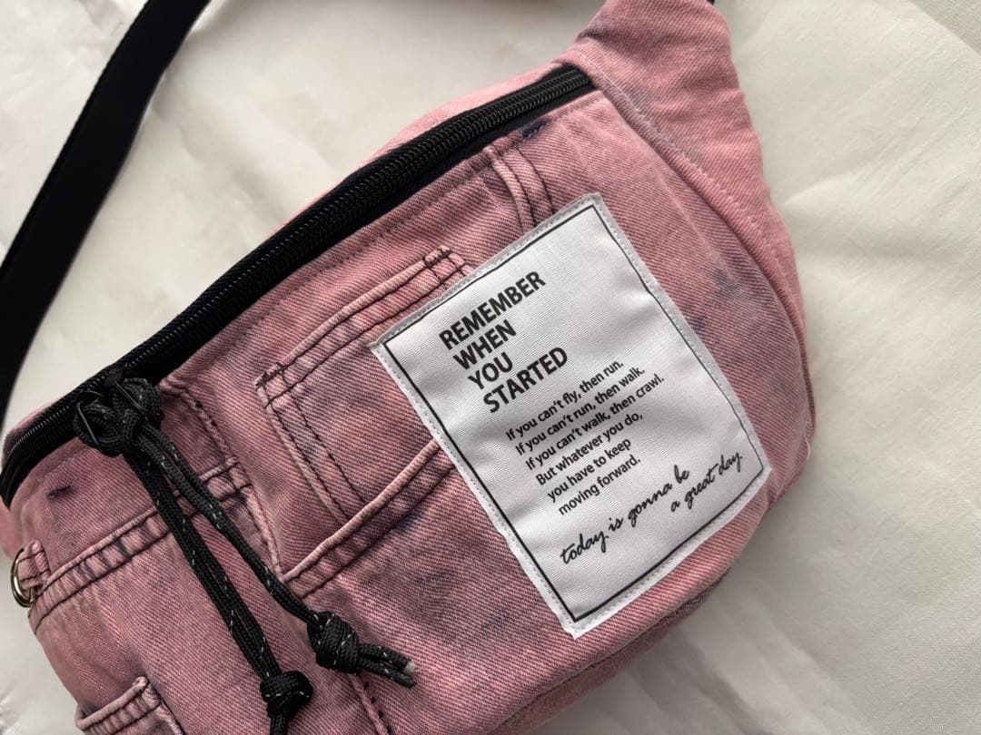 ピンクデニムリメイク ボディバッグ