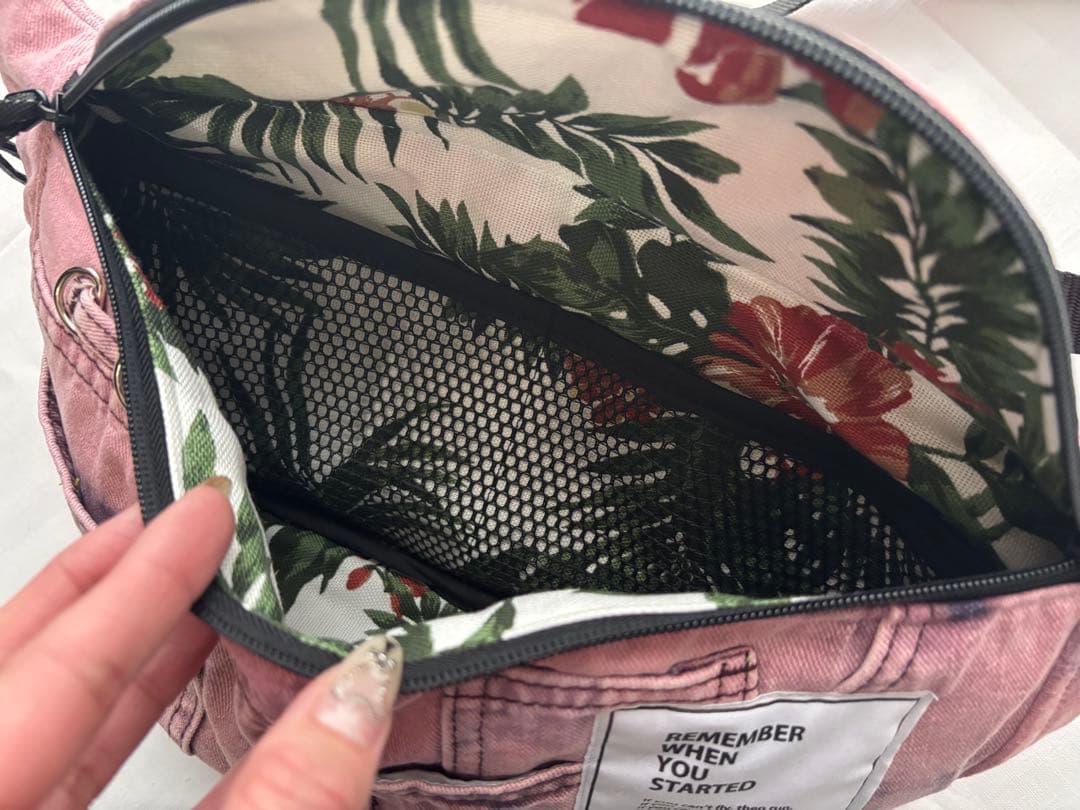 ピンクデニムリメイク ボディバッグ