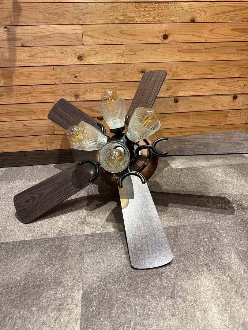 シーリングライト・天井照明 5 Blade Ceiling Fan 4 Light BR XBE001