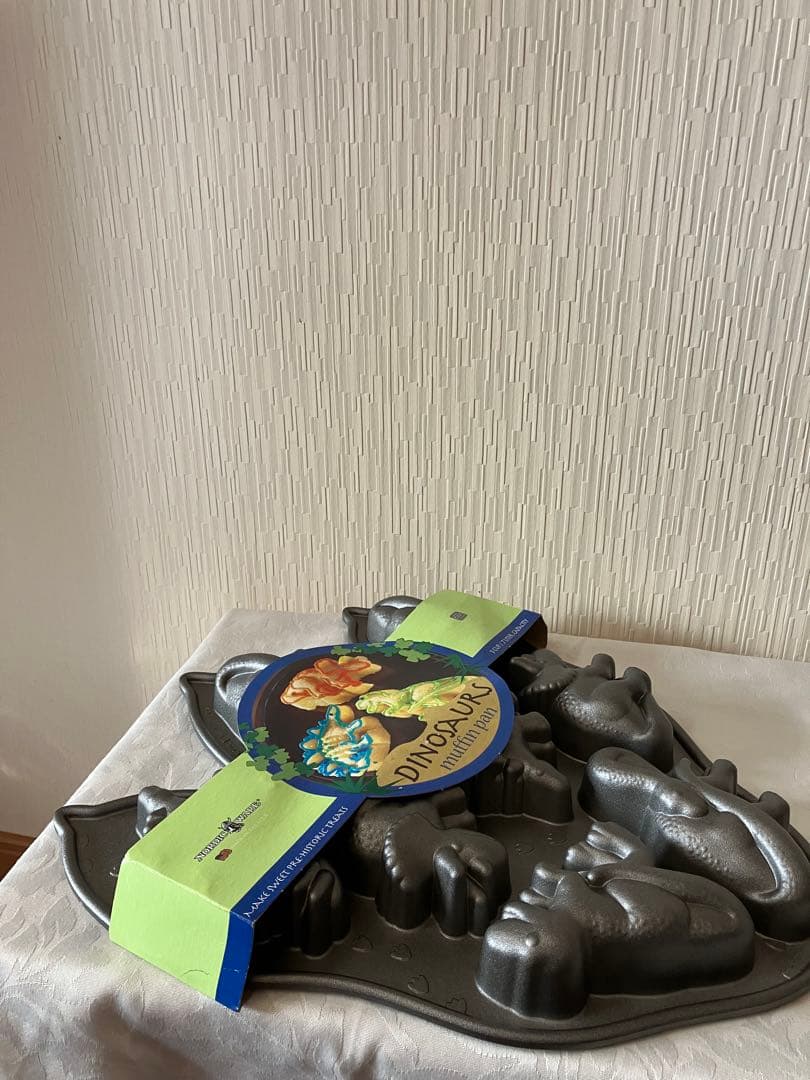 Nordic ware 恐竜ケーキ型