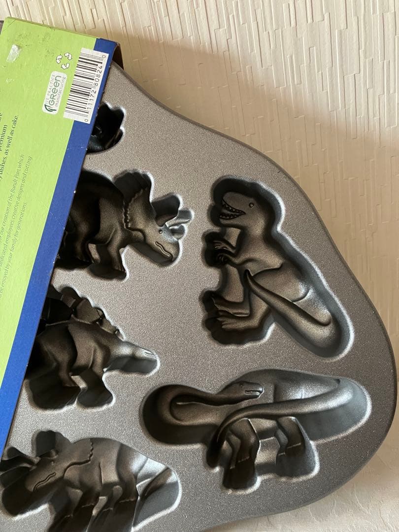 Nordic ware 恐竜ケーキ型