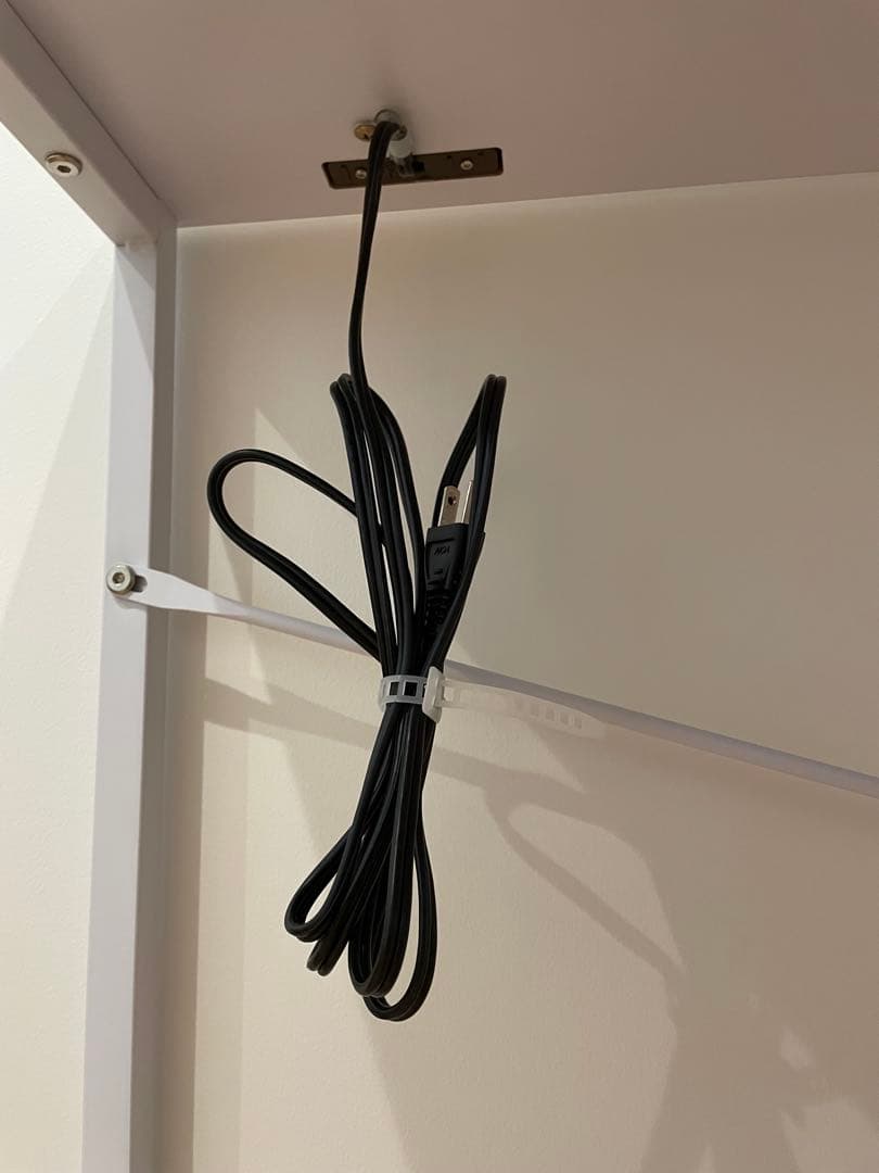 ホワイトパソコンデスク 幅120cm 2口コンセント付き