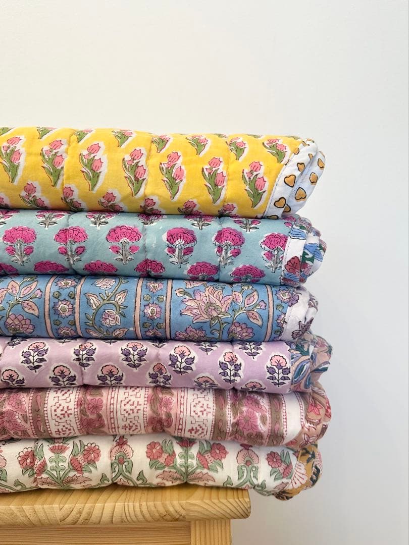 ブロックプリント　うねうねキルトブランケット　ホワイト×パープル