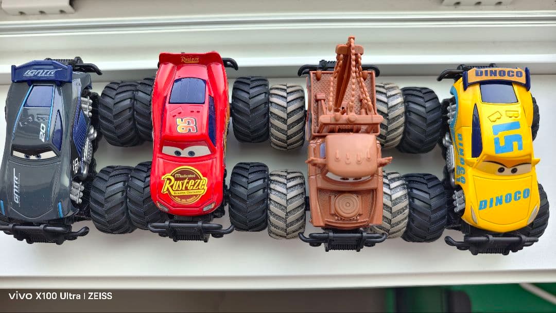 【大特価】 カーズ モンスタートラック 8台セット ラミレス メーター ストーム