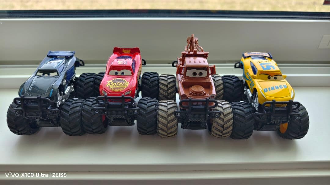 【大特価】 カーズ モンスタートラック 8台セット ラミレス メーター ストーム