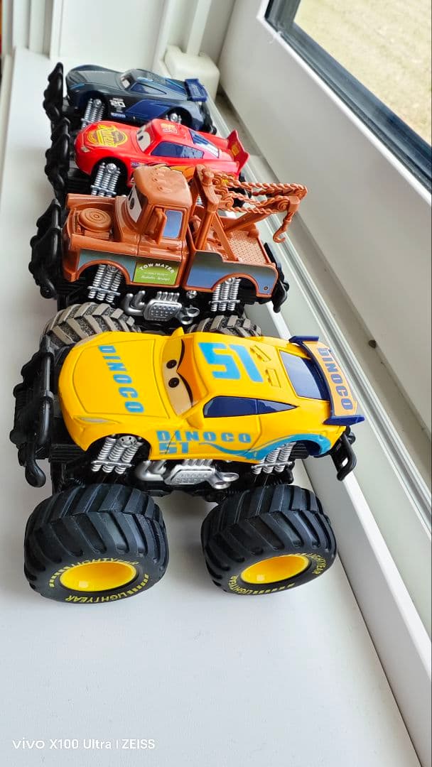 【大特価】 カーズ モンスタートラック 8台セット ラミレス メーター ストーム