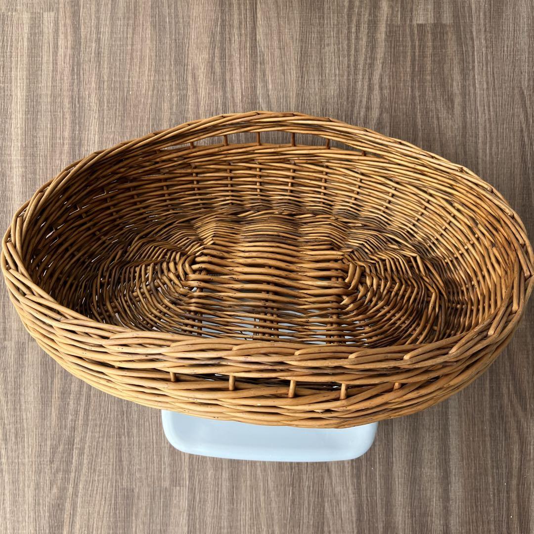 ドイツ製　籐製楕円形バスケット 中型 ナチュラルブラウン