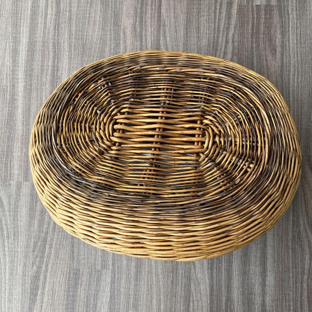 ドイツ製　籐製楕円形バスケット 中型 ナチュラルブラウン