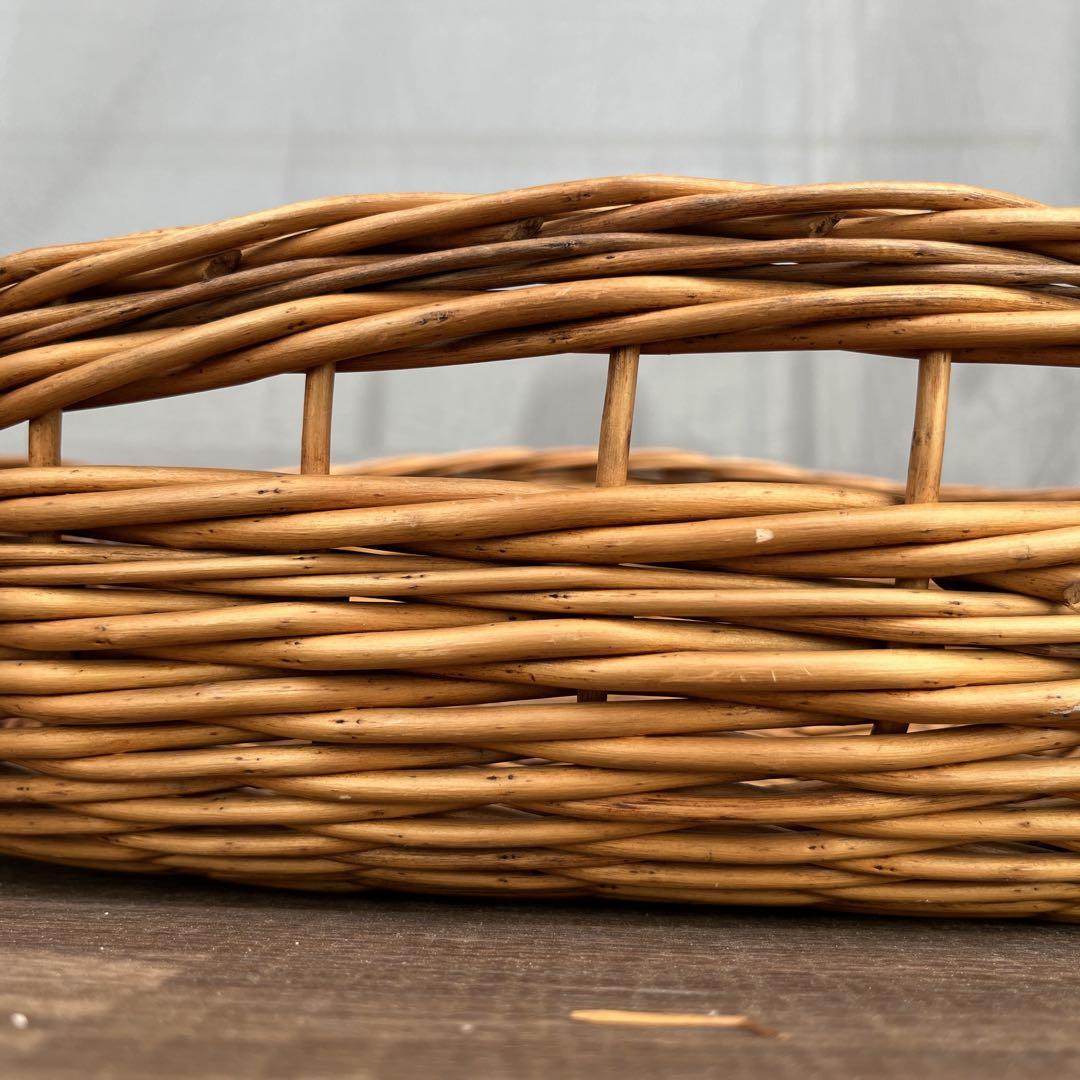 ドイツ製　籐製楕円形バスケット 中型 ナチュラルブラウン