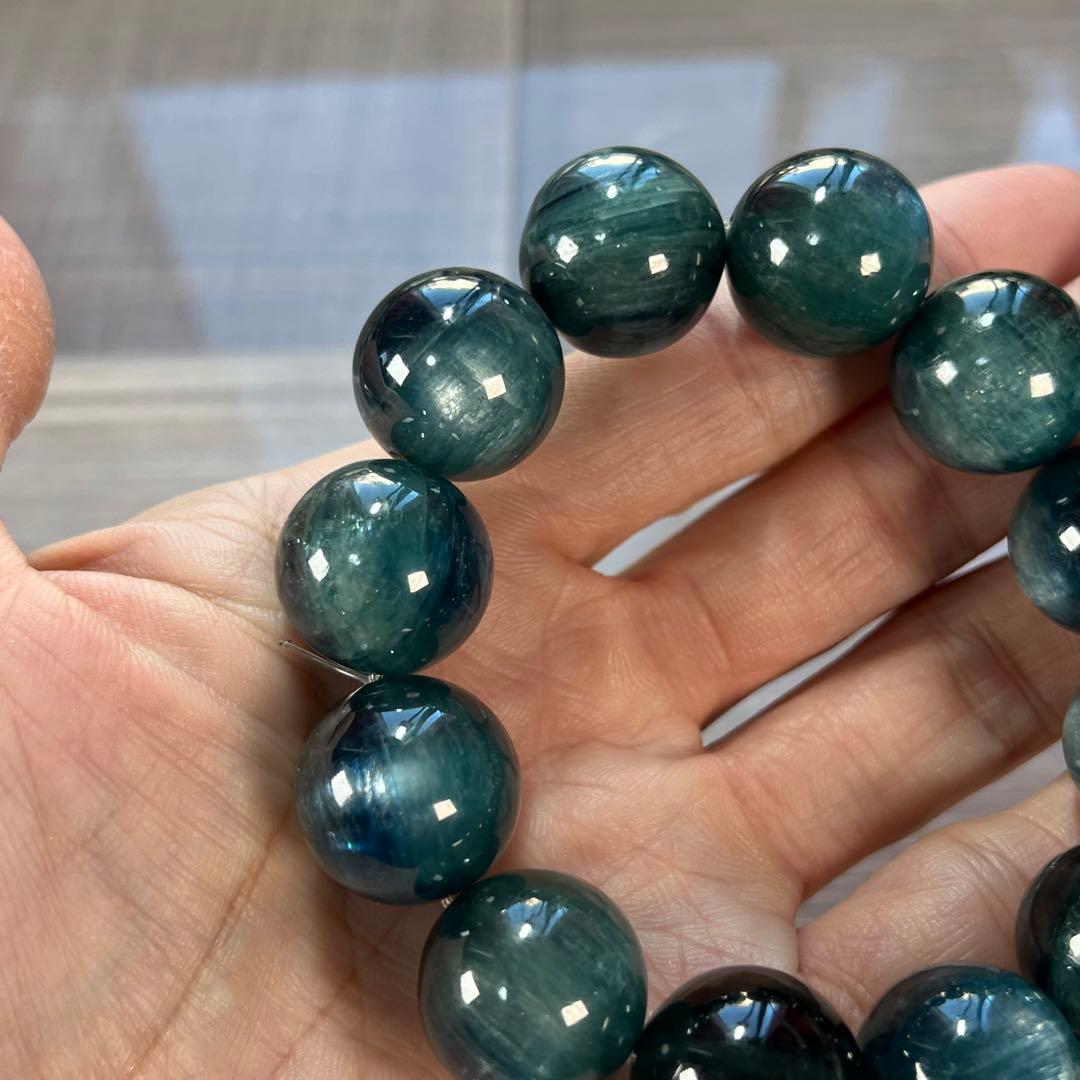 収蔵品　大玉　グリーンカイヤナイトブレスレット　2