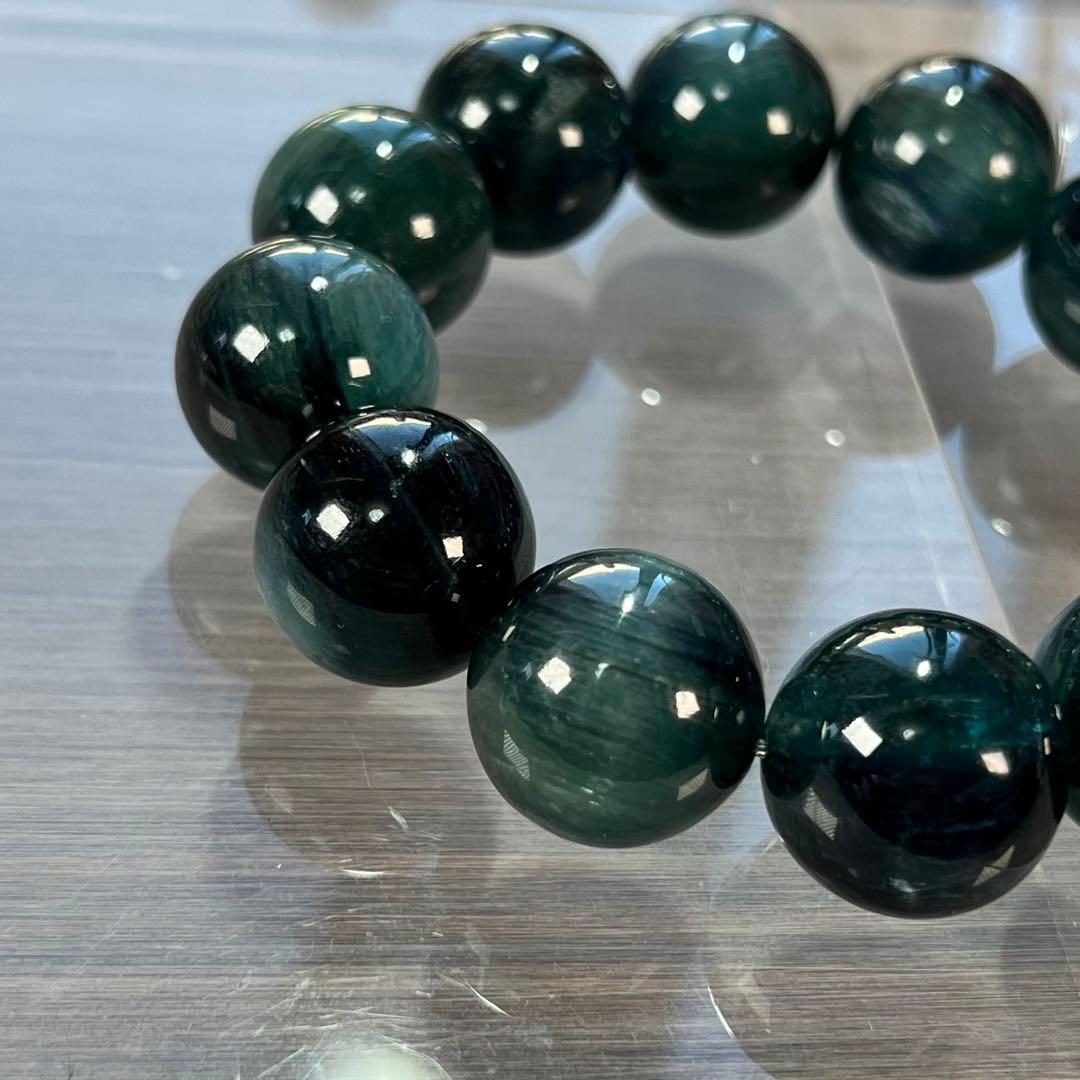 収蔵品　大玉　グリーンカイヤナイトブレスレット　2