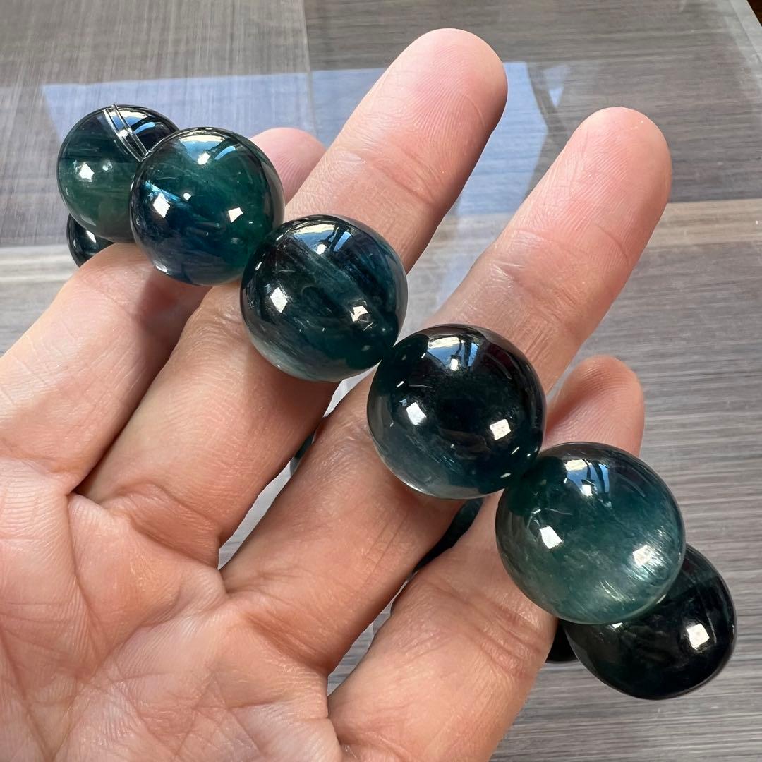 収蔵品　大玉　グリーンカイヤナイトブレスレット　2