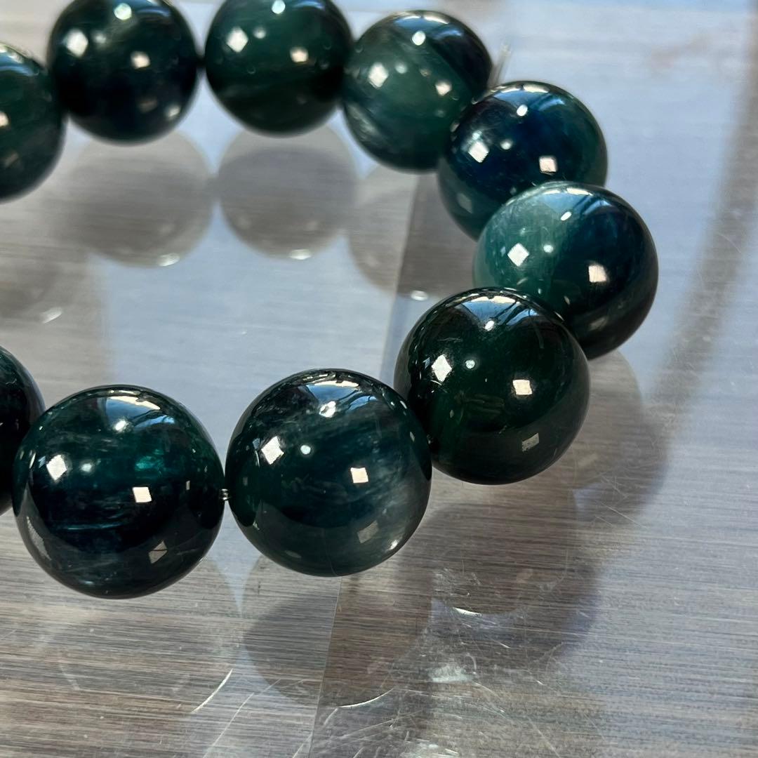 収蔵品　大玉　グリーンカイヤナイトブレスレット　2