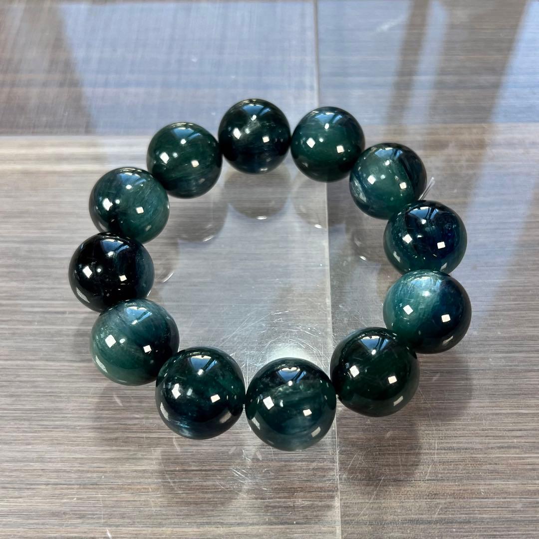収蔵品　大玉　グリーンカイヤナイトブレスレット　2