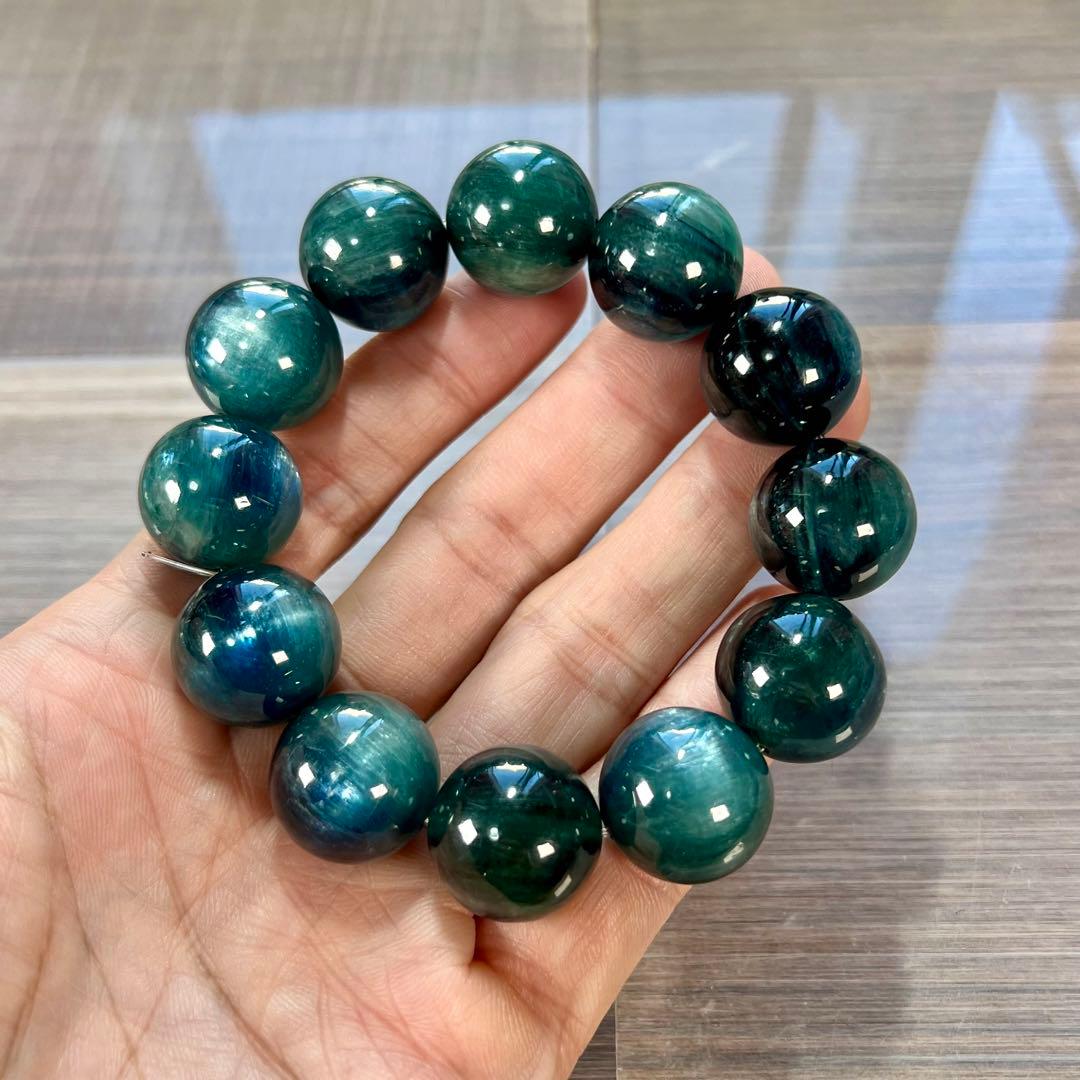 収蔵品　大玉　グリーンカイヤナイトブレスレット　2