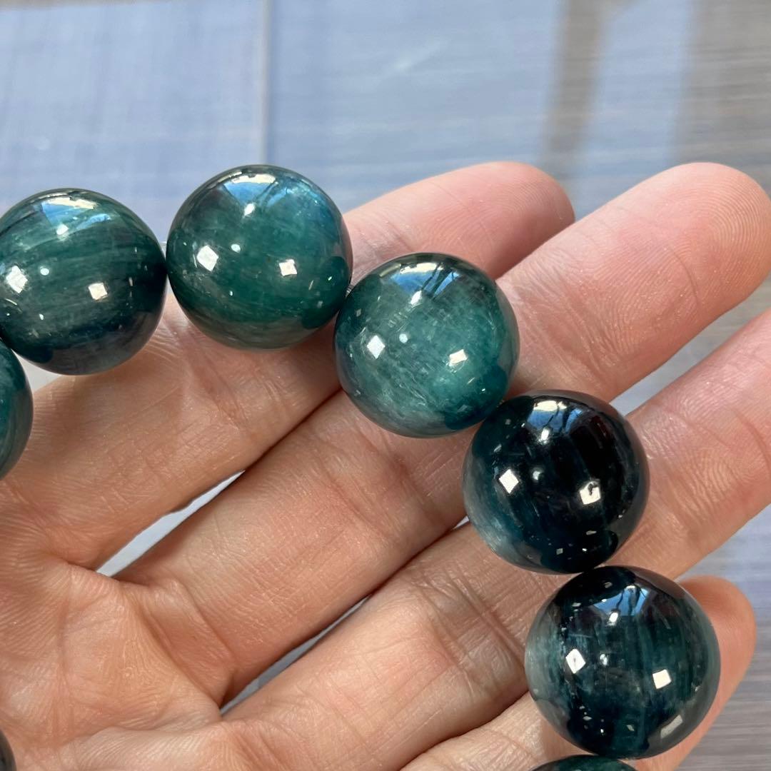 収蔵品　大玉　グリーンカイヤナイトブレスレット　2