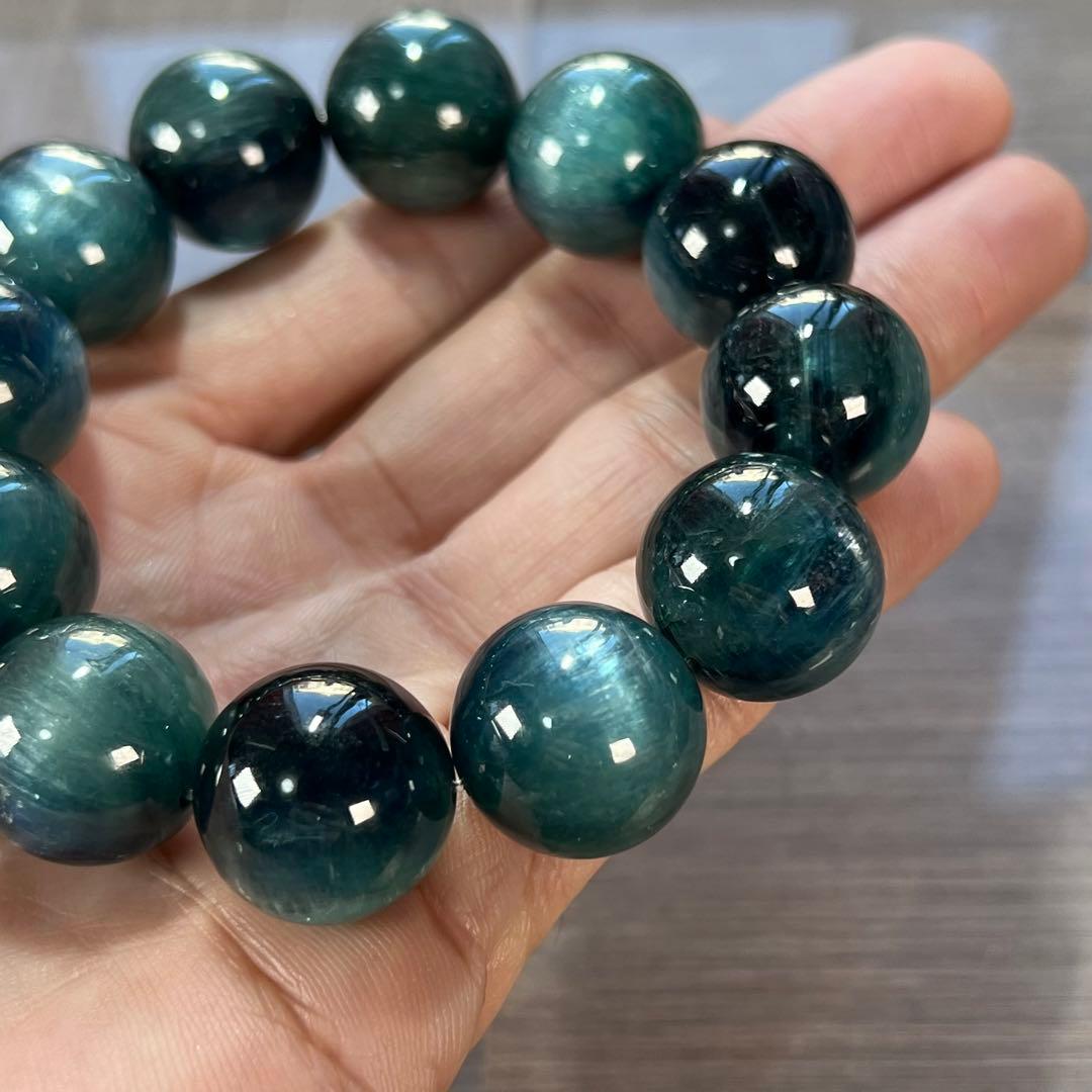 収蔵品　大玉　グリーンカイヤナイトブレスレット　2