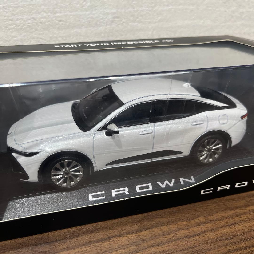 トヨタ 非売品 クラウン ミニカー 1/30 - メルカリ
