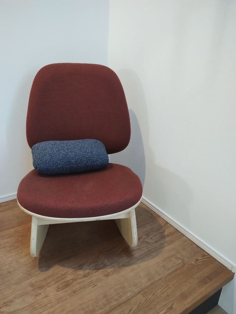 ブラウン座椅子 モダンデザイン - メルカリ