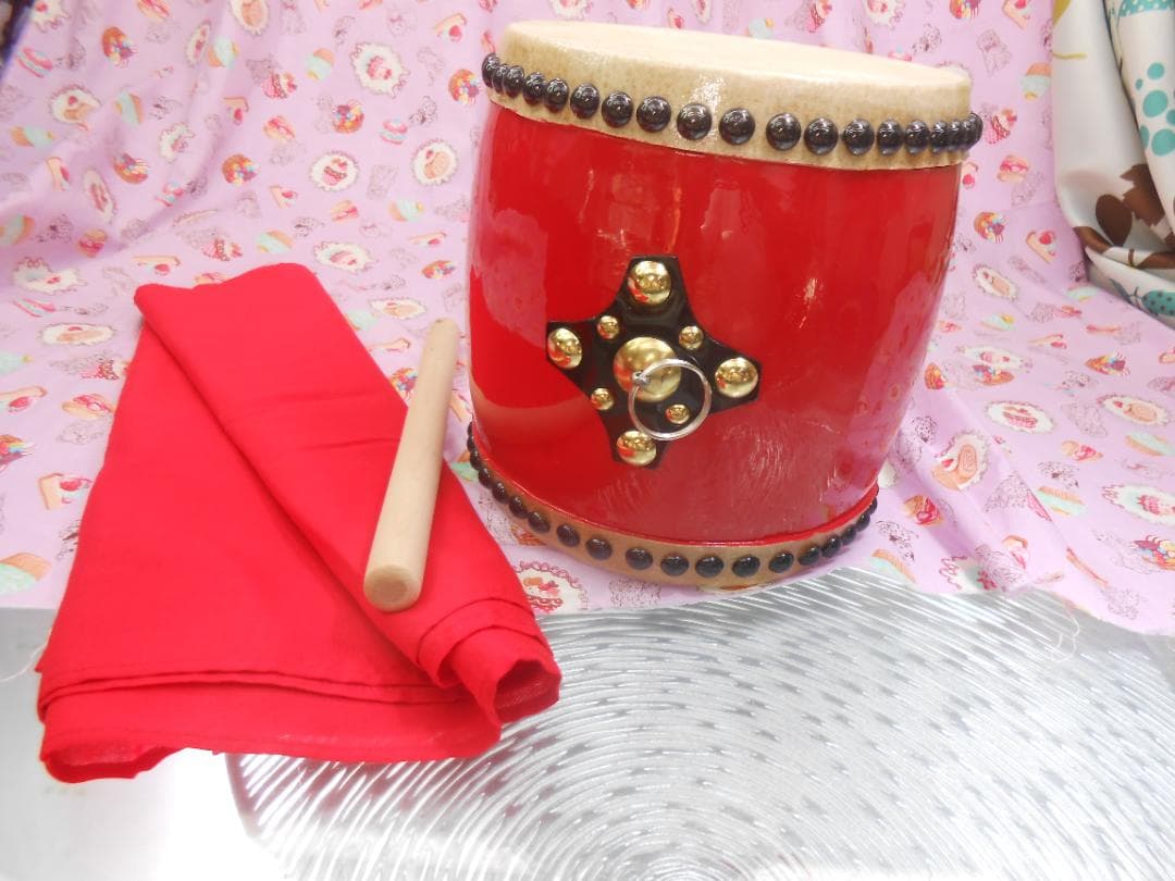 新品未使用(送料無料)14.980円　小太鼓18cm赤いサージ/モス布撥付き