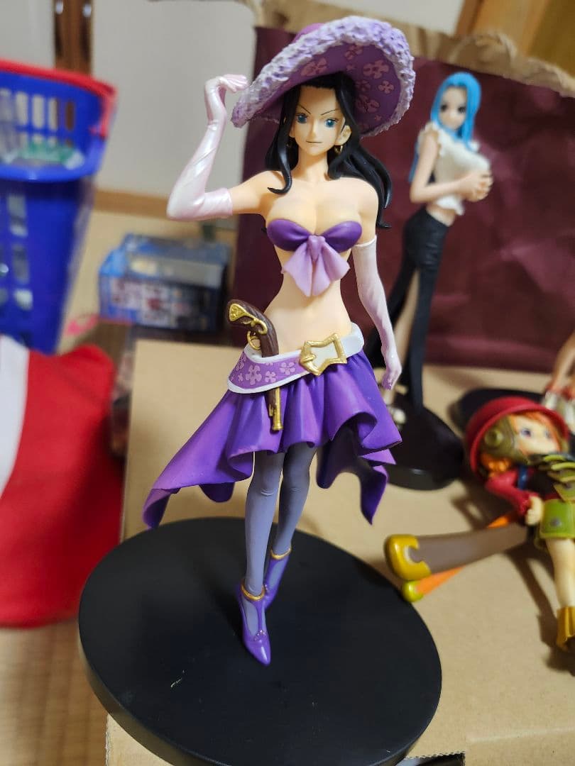 ワンピース 女性キャラフィギュア まとめ売り - メルカリ