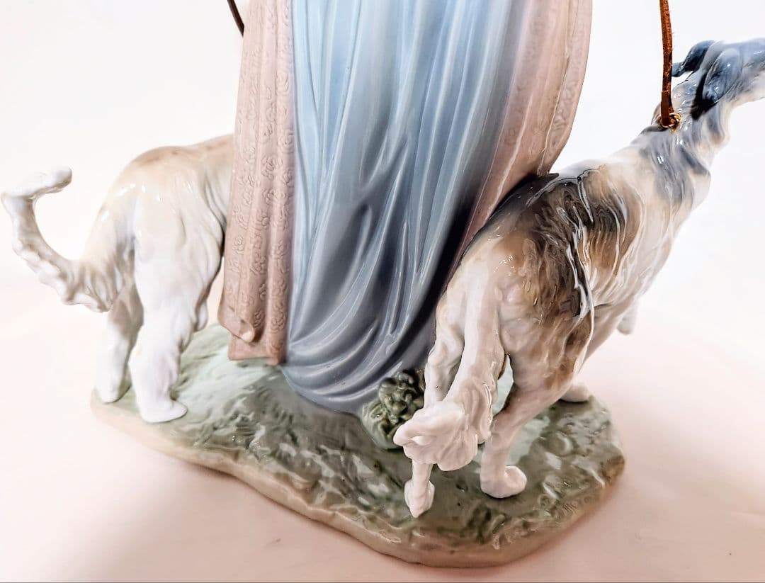 リヤドロ LLADRO【美品】フィギュリン《優雅な散歩のひととき》No.5802