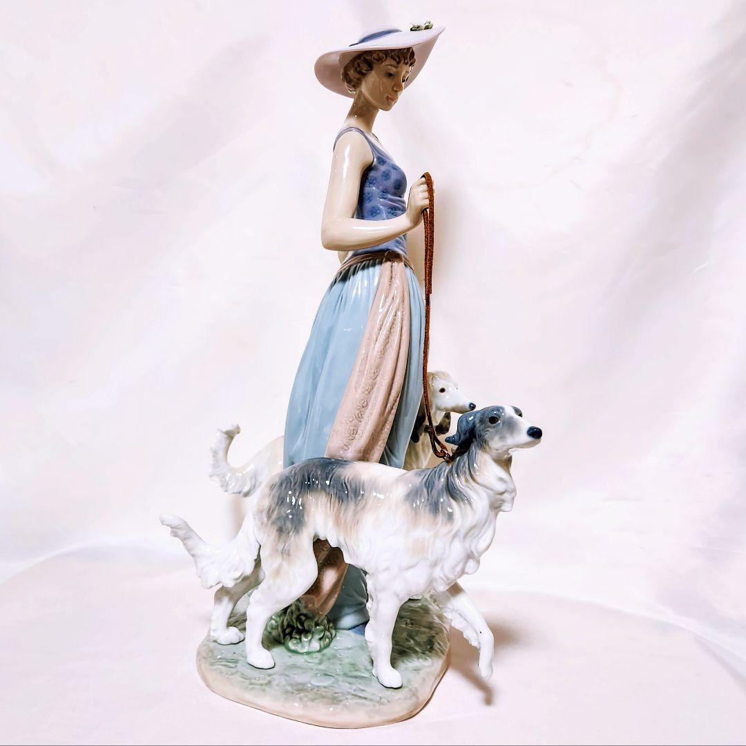 リヤドロ LLADRO【美品】フィギュリン《優雅な散歩のひととき》No.5802