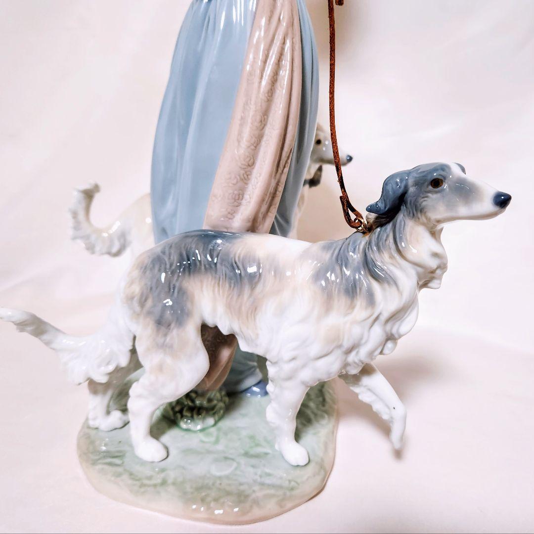 リヤドロ LLADRO【美品】フィギュリン《優雅な散歩のひととき》No.5802