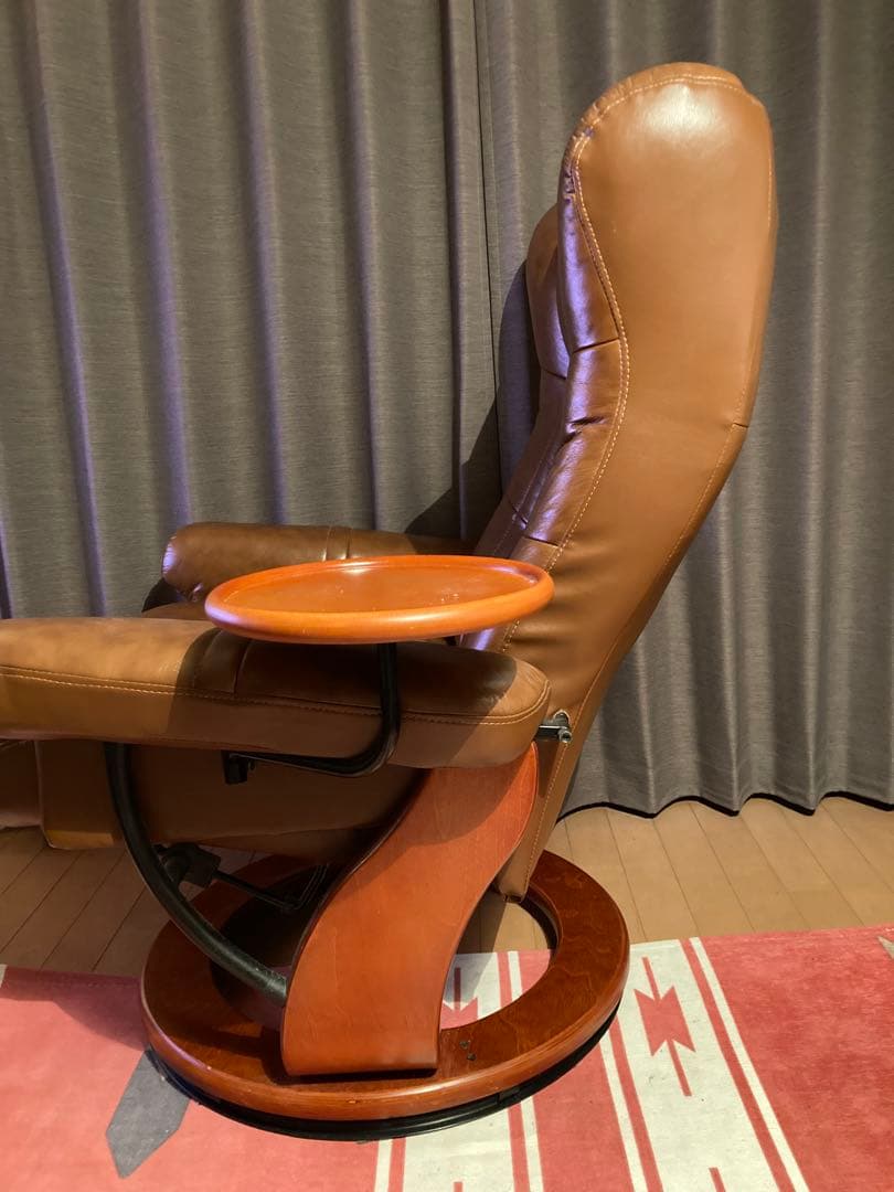 ★引取可能は3月末迄！　リクライニングソファ＋オットマン付１人用　サブテーブル付