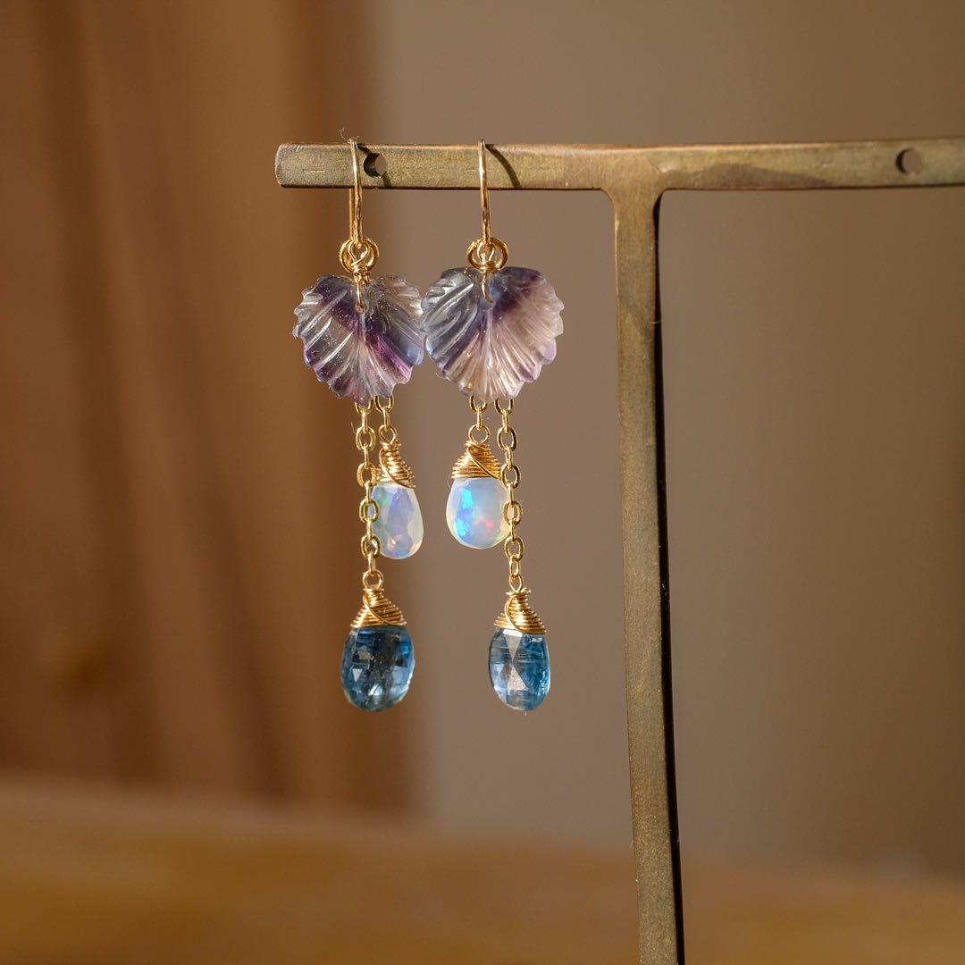 14kgfフローライトリーフカービングピアス