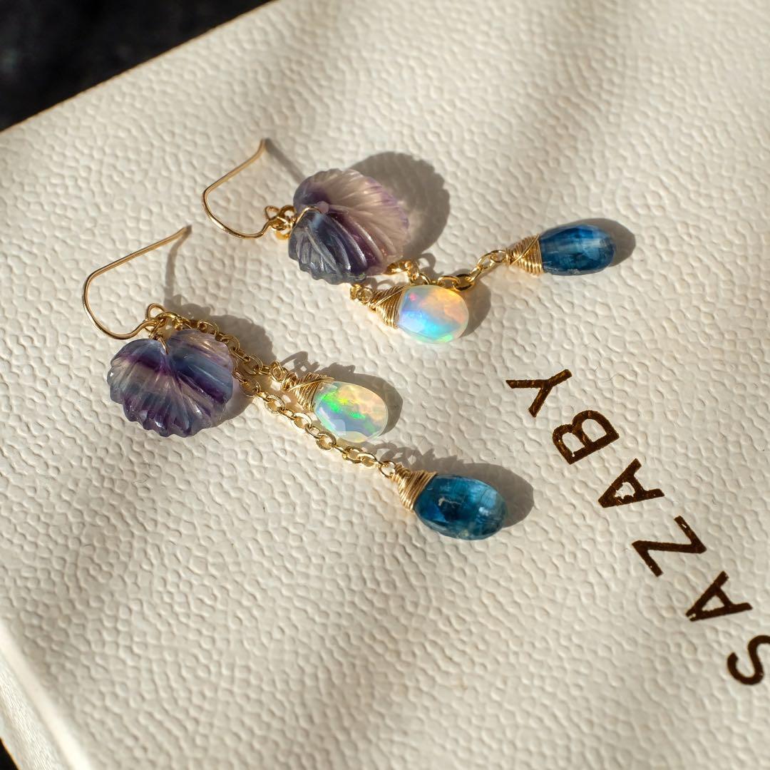 14kgfフローライトリーフカービングピアス