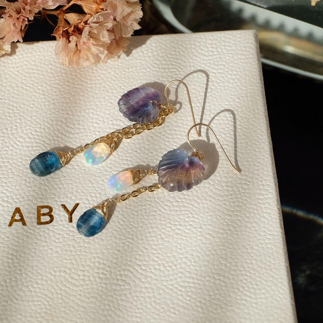 14kgfフローライトリーフカービングピアス