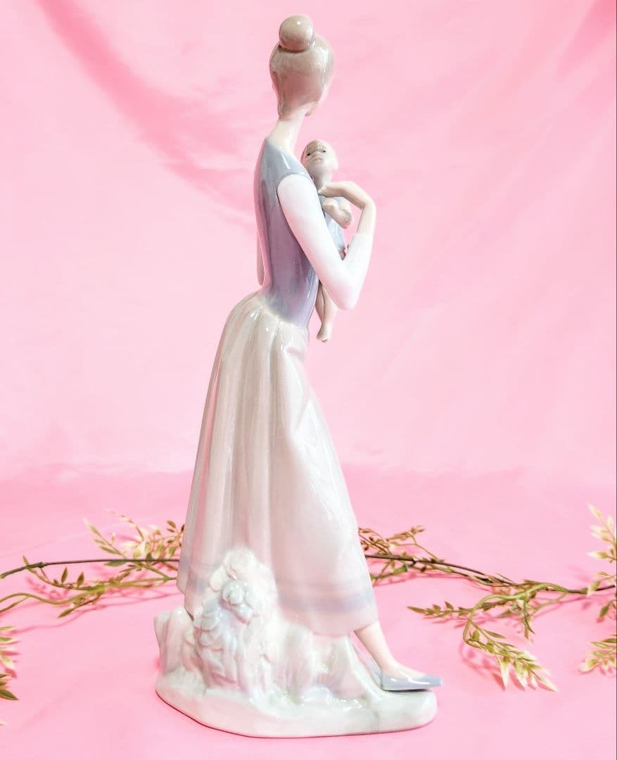 たけ　リヤドロLLADRO【美品】フィギュリン《母と子》