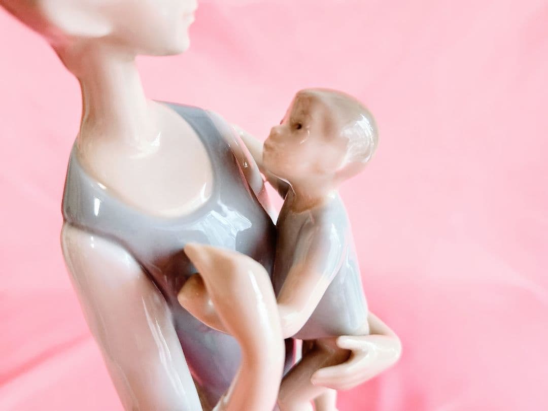 たけ　リヤドロLLADRO【美品】フィギュリン《母と子》