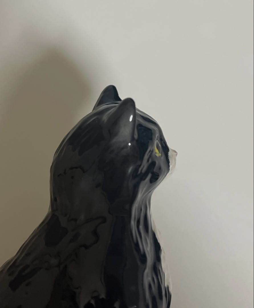 ロイヤルドルトン（猫の置物）