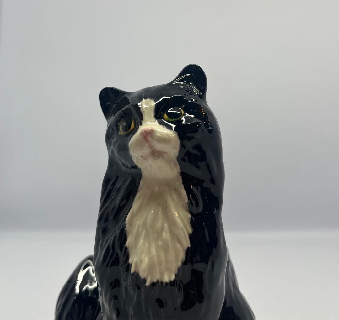 ロイヤルドルトン（猫の置物）