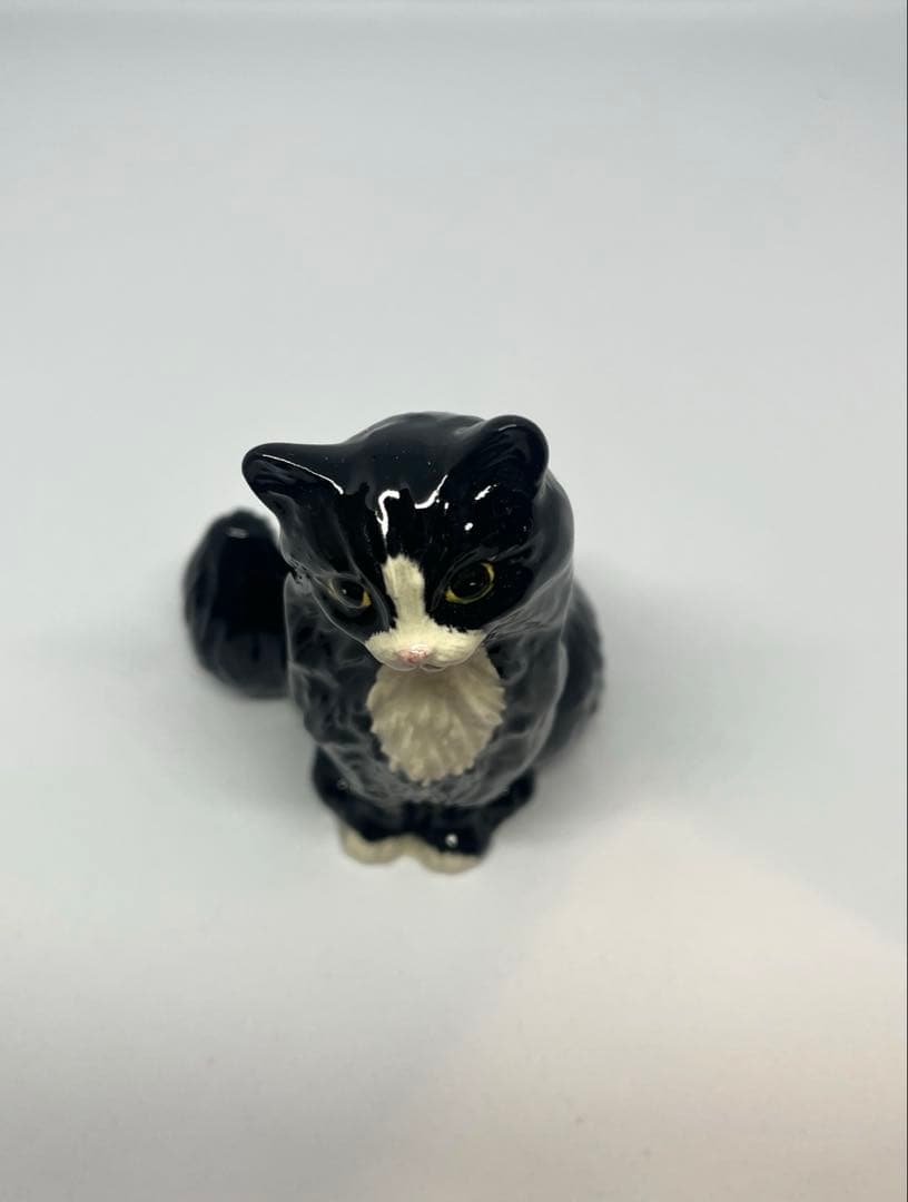 ロイヤルドルトン（猫の置物）