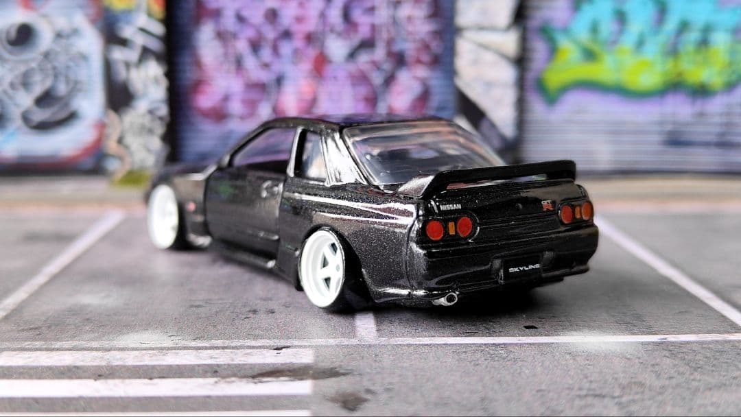 トミカ改造 日産 GTR R32 トミカくじ限定色☆深リムホットウィール