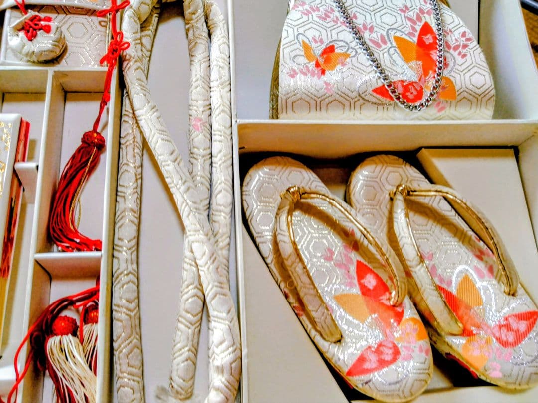 七五三オレンジの華やかな花柄着物 帯・帯締め・バック・草履・その他フルセット