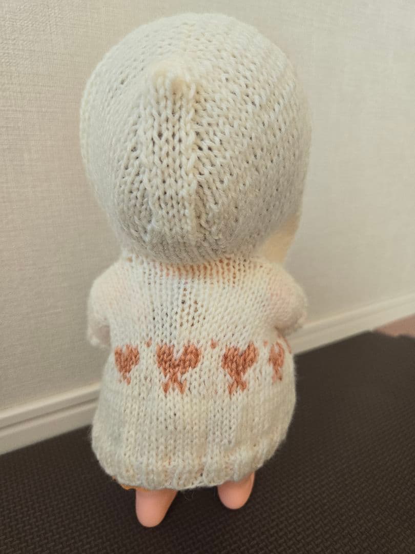 ポートフォリオ(^^)幼児向け人形☆フードつきニットコート☆002