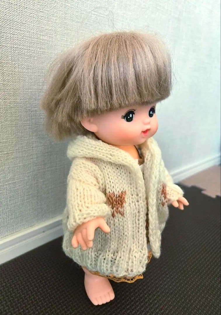 ポートフォリオ(^^)幼児向け人形☆フードつきニットコート☆002