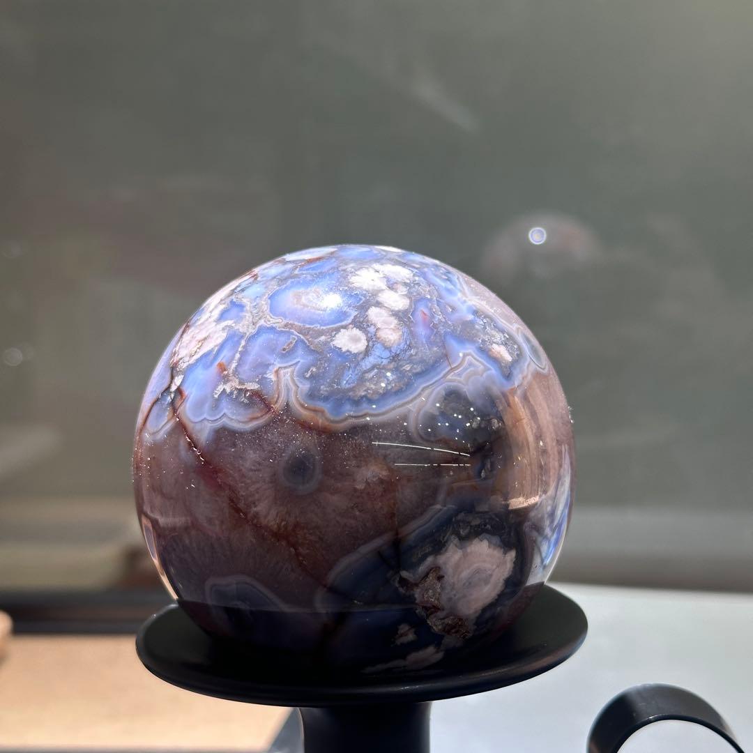 天然石 ブラック桜瑪瑙のスフィア　丸玉　置物G.141