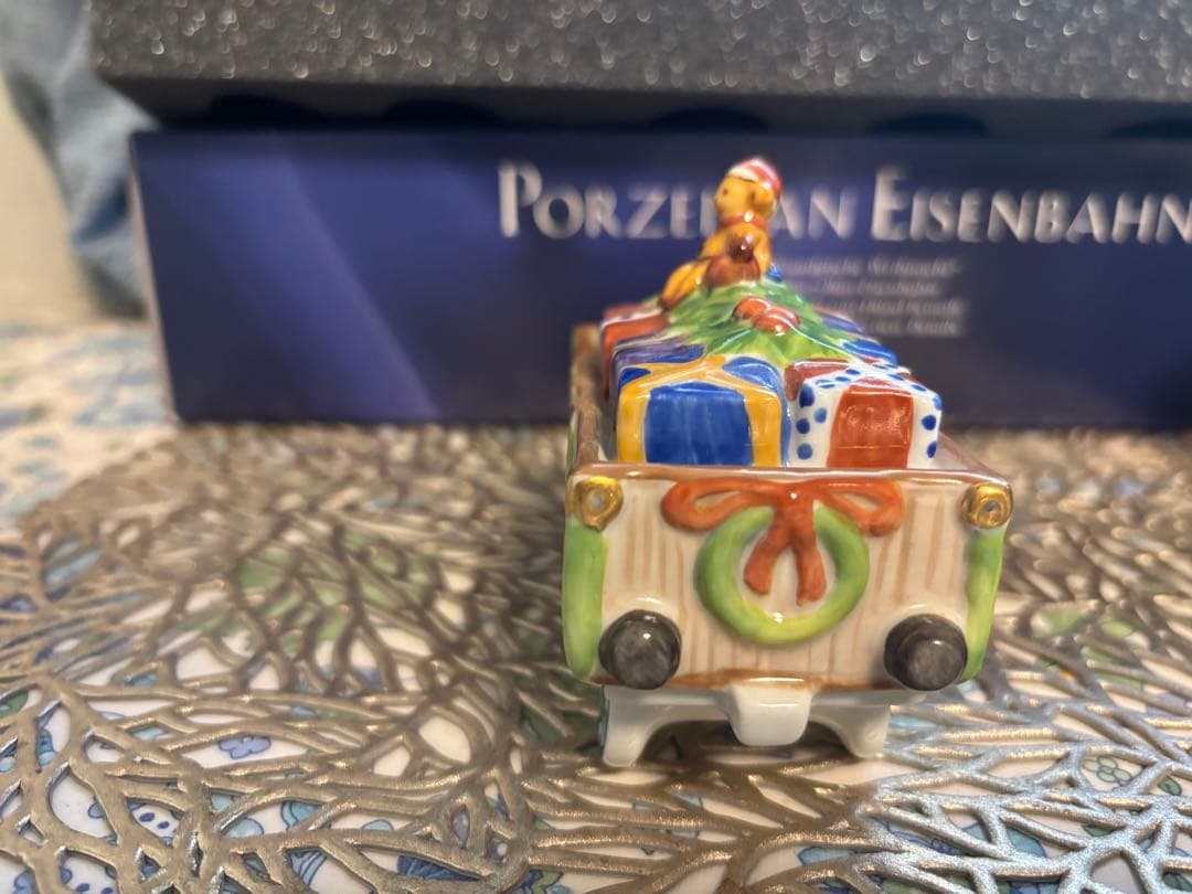 フッチェンロイター　クリスマス機関車 陶器製 新品未使用未開封品　限定版