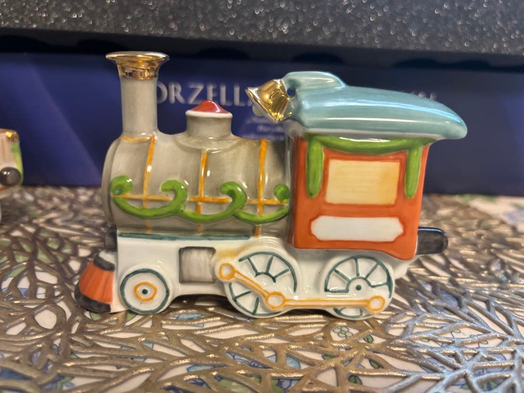 フッチェンロイター　クリスマス機関車 陶器製 新品未使用未開封品　限定版