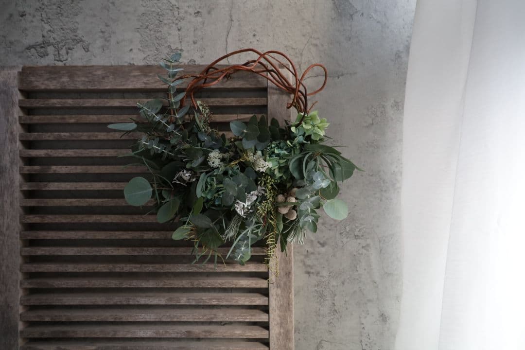 ドライフラワーアレンジメント、ユーカリ、ポポラスベリー、クリスマスリース